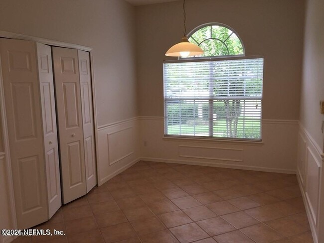 Building Photo - 408 Chicory Pl