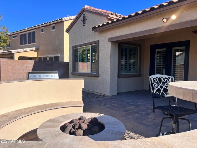 Building Photo - 2208 E Indian Wells Dr