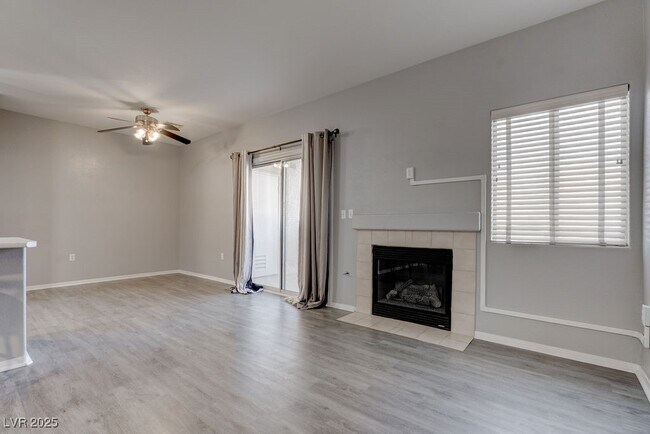 Building Photo - 855 N Stephanie St