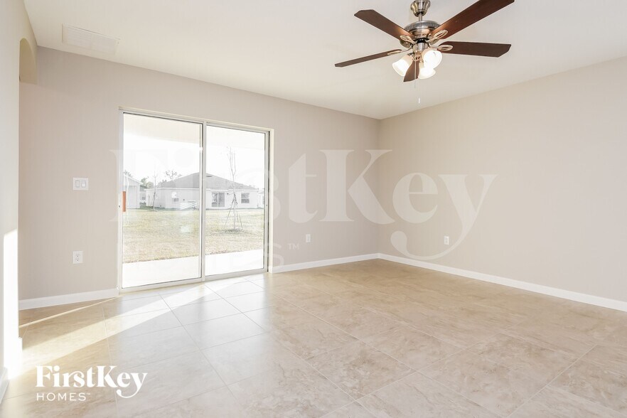 Building Photo - 618 Lindbergh Wy