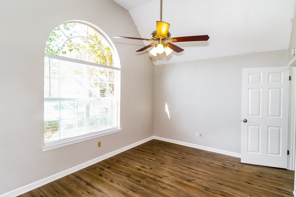 Building Photo - 1834 Dewars Cove N