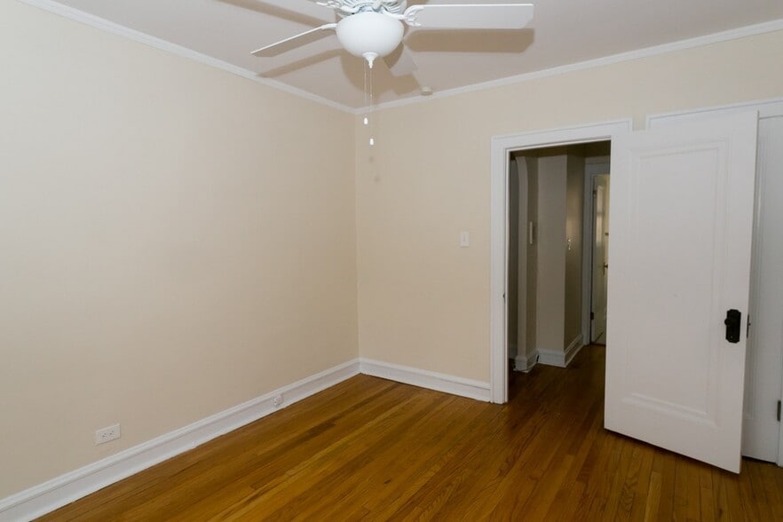 Building Photo - 911 Crain St