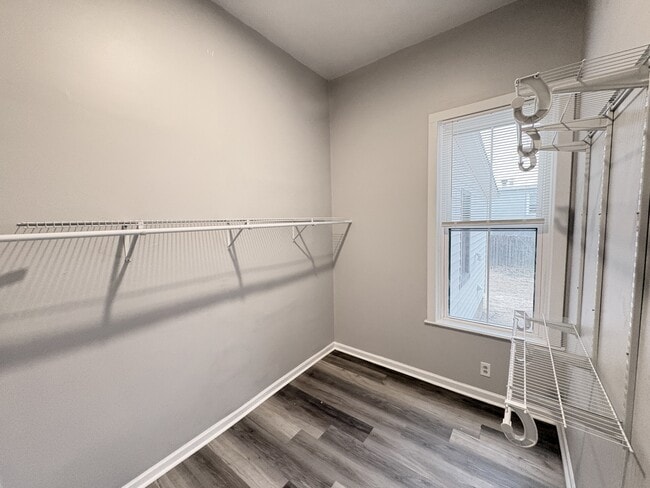 Building Photo - 511 Court St