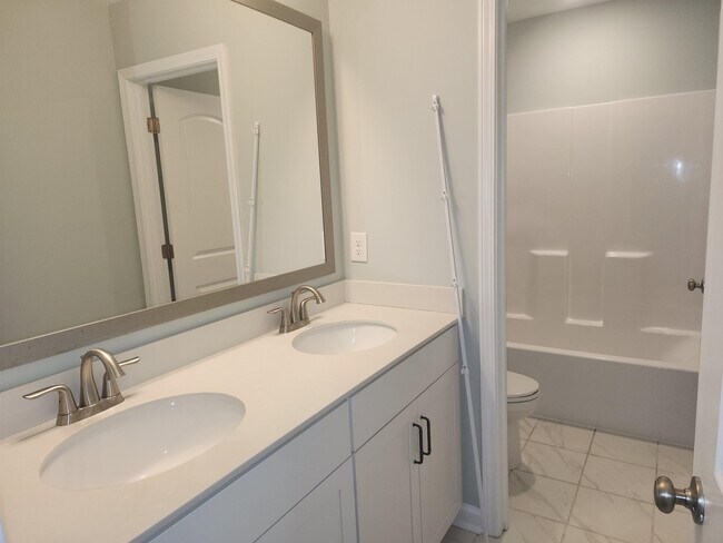 Building Photo - 5527 Redleaf Rose Dr
