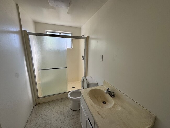 Building Photo - Open House Sunday 4/19 11 am - 12 pm:  Beautifully Updated Corner-Lot Home in Millbrae – Spacious...