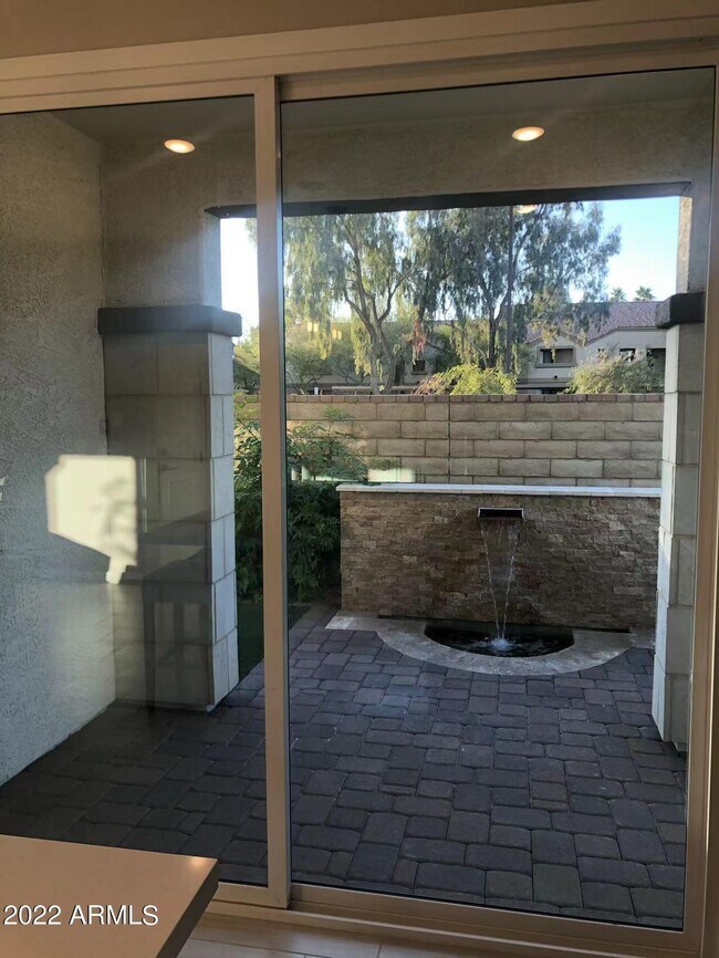 Building Photo - 1168 N Burbank Ct