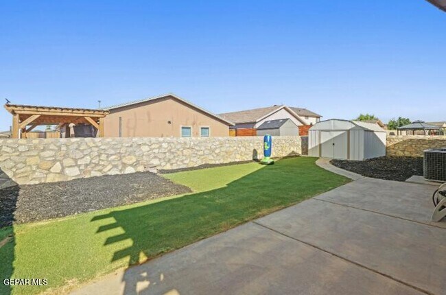Building Photo - 3240 Bell Point Dr