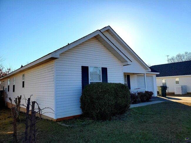 Building Photo - 113 Kentshire Ln