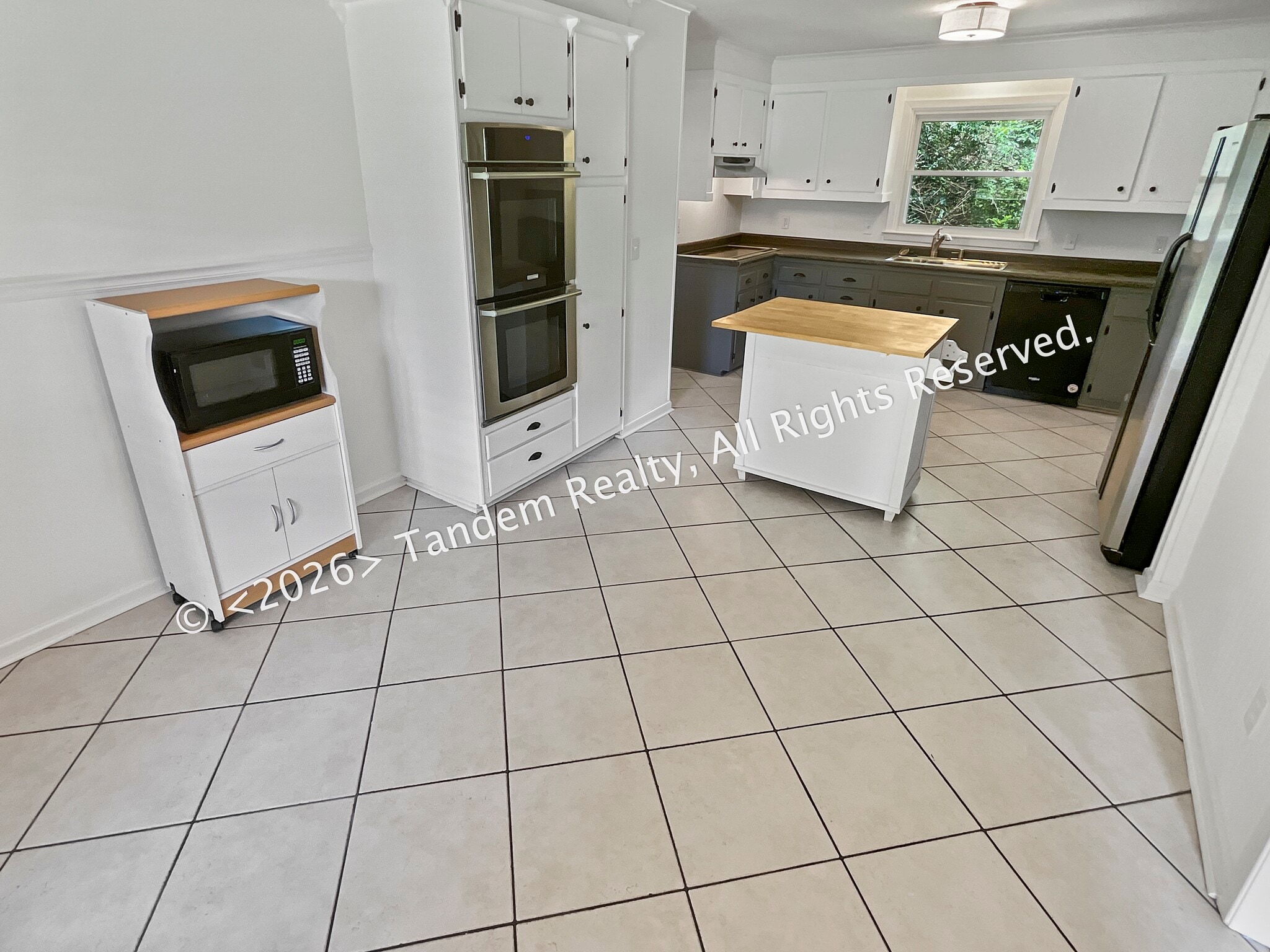 Building Photo - 406 Ritchie Dr