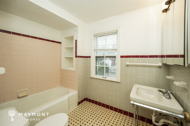 Building Photo - 3530 St Albans Rd