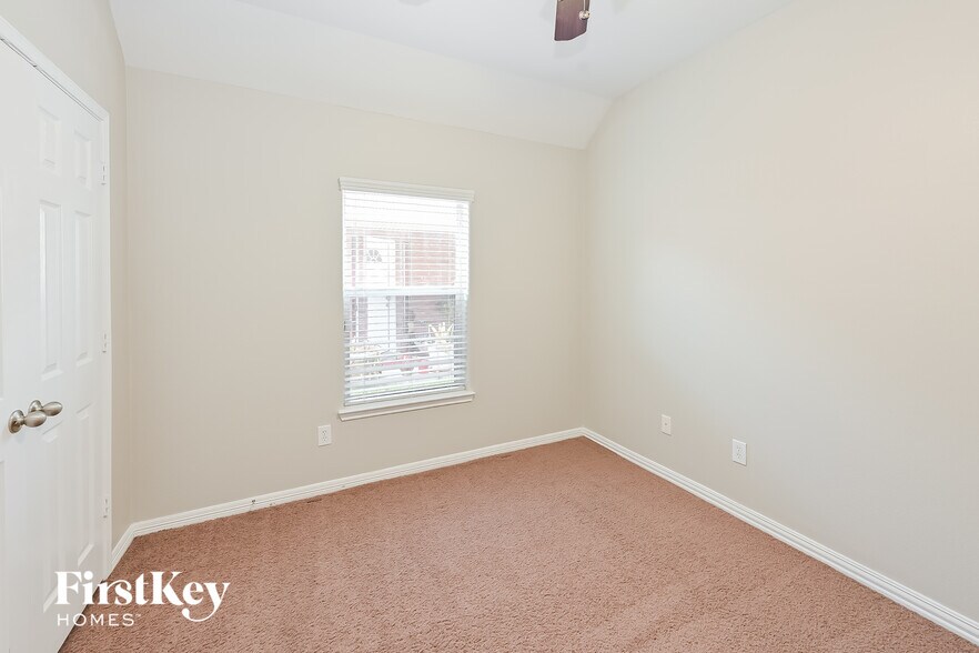 Building Photo - 10364 Stone Gate Dr