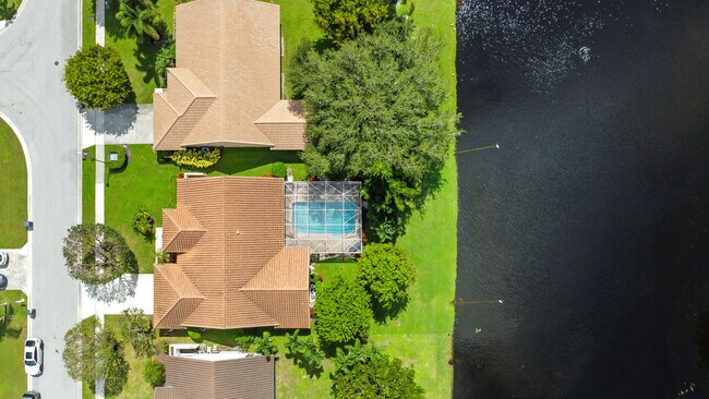 Building Photo - 6740 Brookhurst Cir
