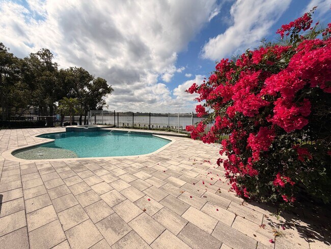 Building Photo - Luxury Windermere Home | 5 Bed 4.5 Bath La...