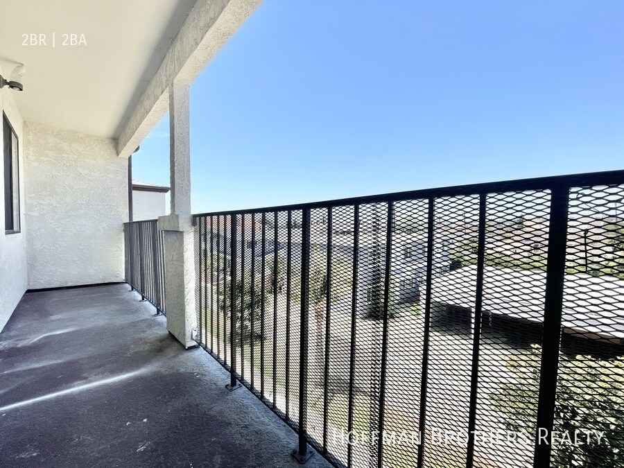 Building Photo - 14011 S Budlong Ave