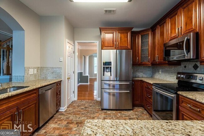 Building Photo - 225 Heritage Lake Dr