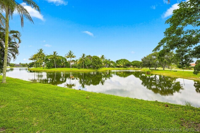 Building Photo - 10798 Cypress Bend Dr