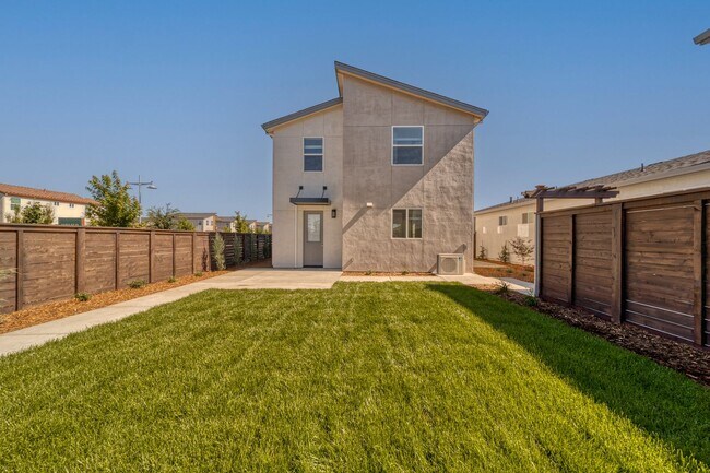 Building Photo - 2221 Tapia Wy