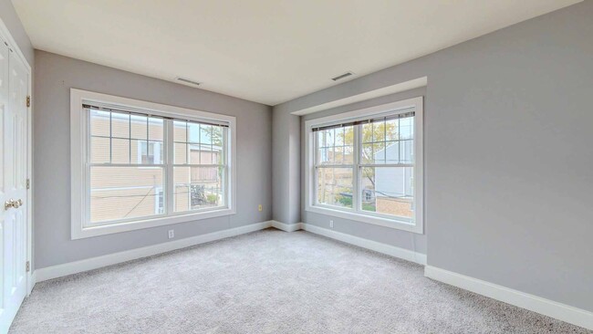 Building Photo - Spacious 2-Bedroom Townhouse with Loft – P...