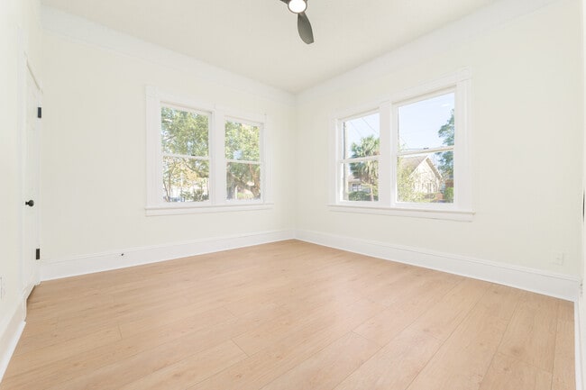 Building Photo - 2040 N Market St