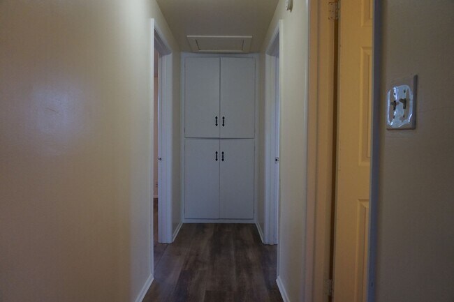 Building Photo - Nice 3 Bedroom West Valley Family Home