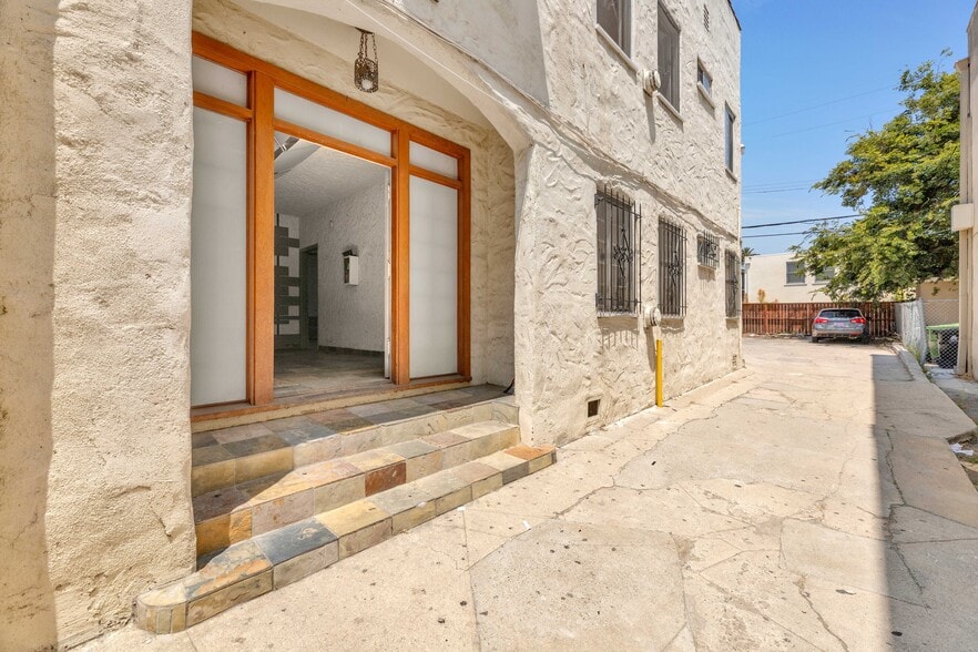 Building Photo - 2816 Ellendale Pl