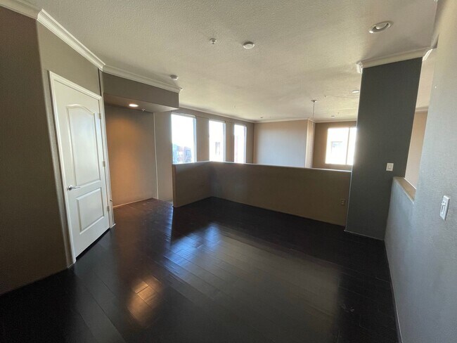 Building Photo - Coming Soon-Gorgeous & Spacious Loft Style 1 Bedroom Unit in Guard Gated Manhattan Condos!