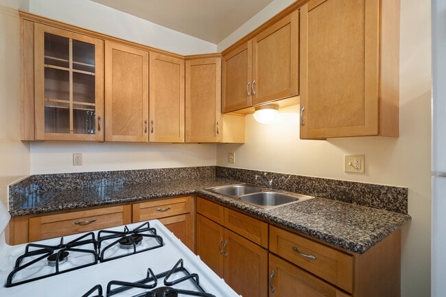 Building Photo - 4121 Halldale Ave