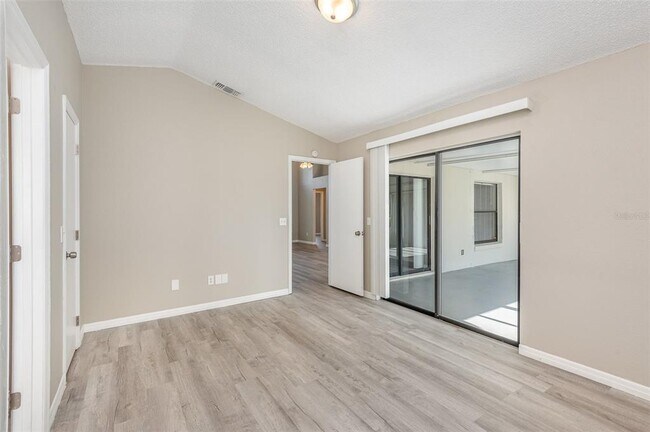 Building Photo - 3846 Long Grove Ln