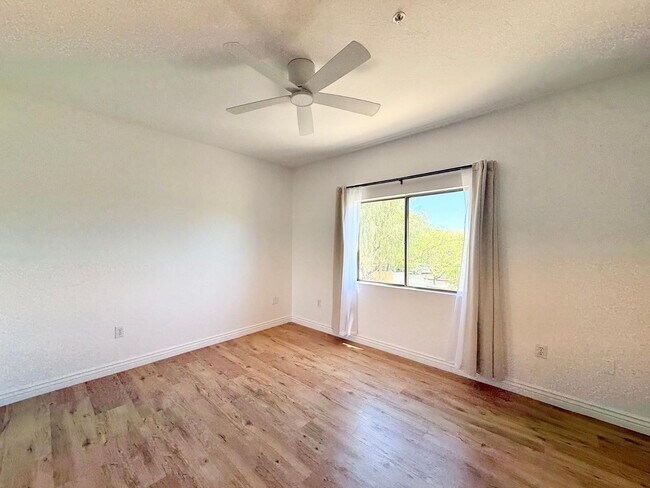 Building Photo - 16801 N 94th St