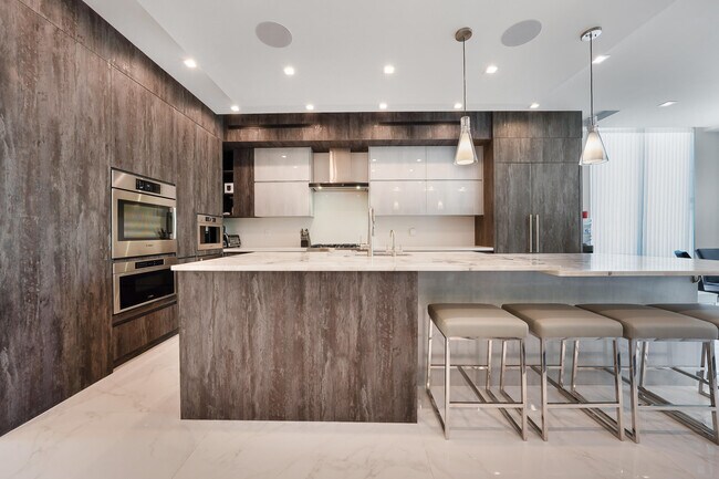 Building Photo - 106 NE 16th Terrace