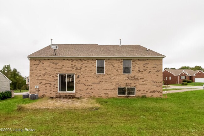 Building Photo - 11912 Longview Farm Dr