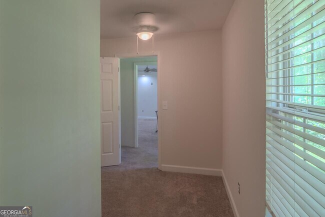 Building Photo - 28 Greystone Ridge