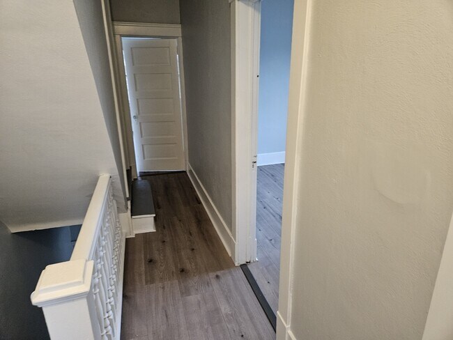 Building Photo - 1852 E 32nd St