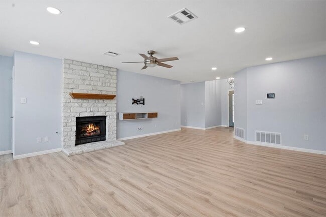 Building Photo - 1408 Deer Ledge Trail