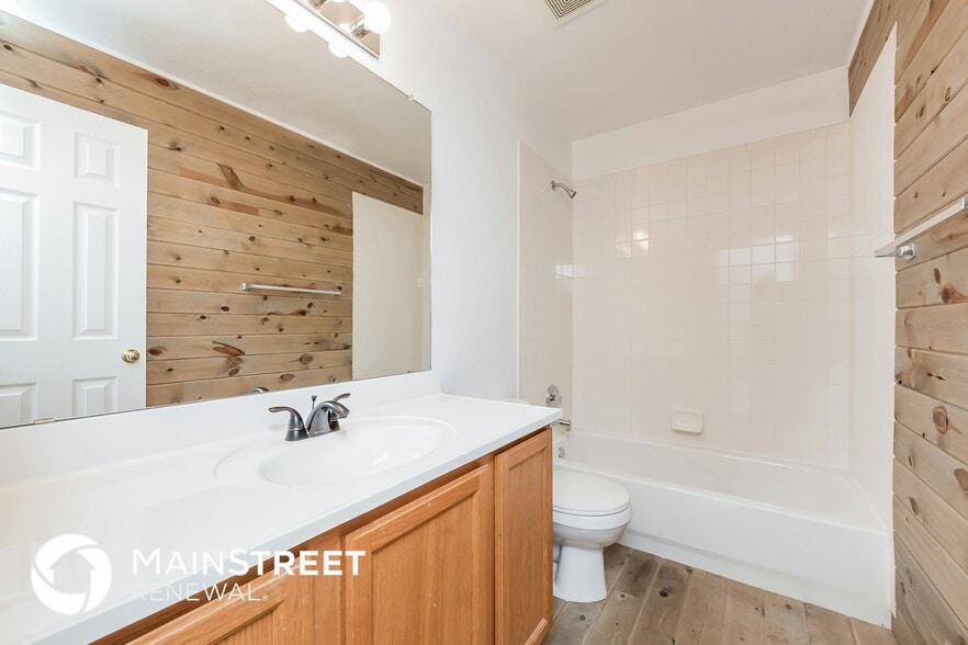 Building Photo - 6185 E 121st Dr