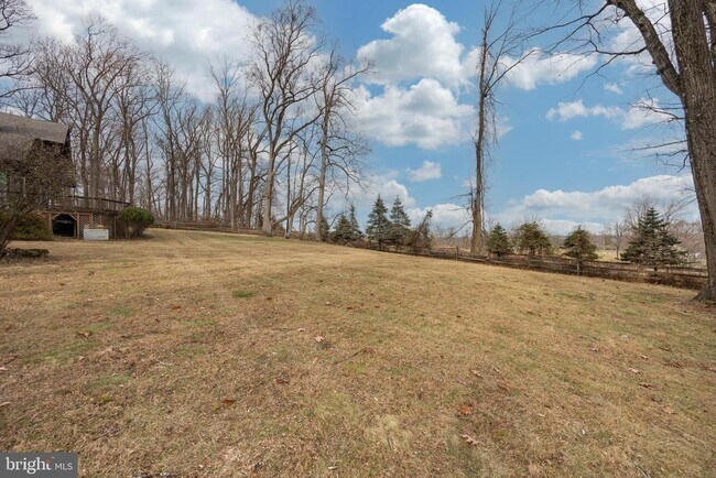 Building Photo - 1104 Tinker Hill Ln