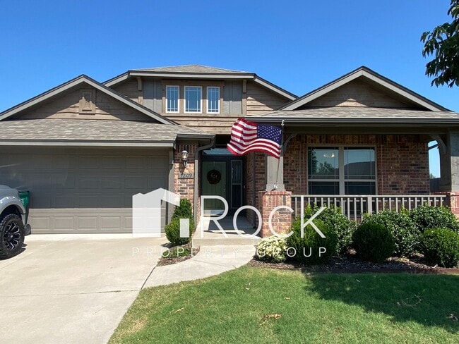 Primary Photo - Beautiful 3 Bedroom Home with a Study in Westmoore Area