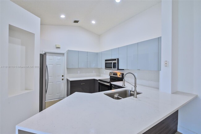 Building Photo - 1270 Majesty Terrace