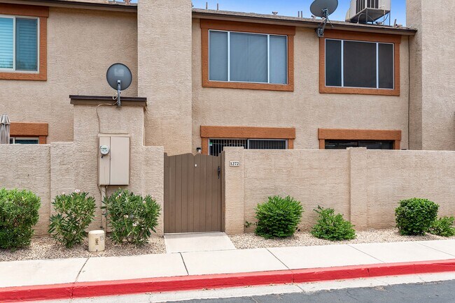 Building Photo - 4114 E UNION HILLS Dr