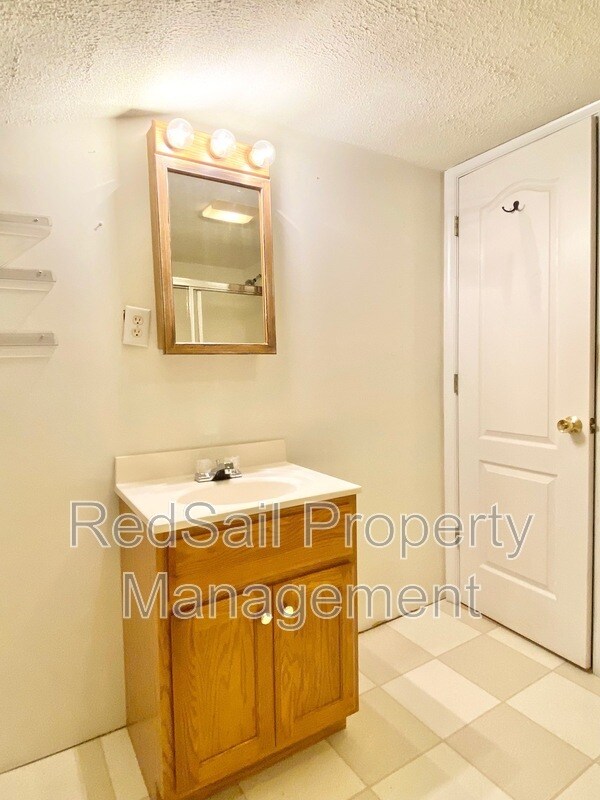 Building Photo - 1003 Faubus Dr