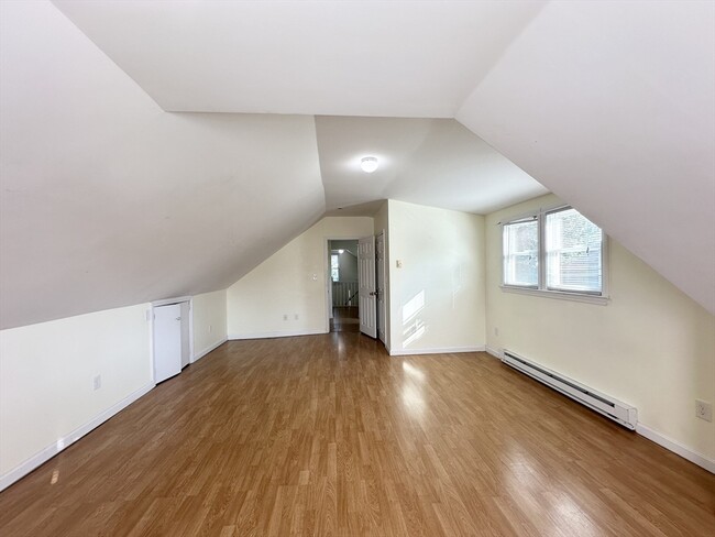 Building Photo - 219 Beech St