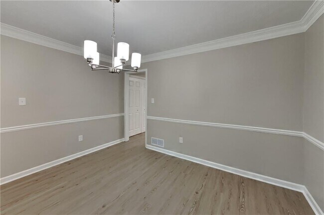 Building Photo - 385 Deerwood Dr