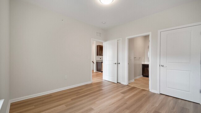 Building Photo - 5610 Bucknell Rd