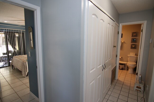 Building Photo - 1819 Foxhall Cir