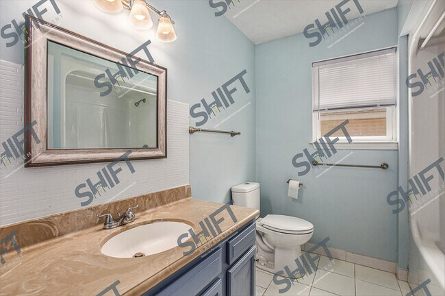Building Photo - 755 North - Beautiful Single Family home