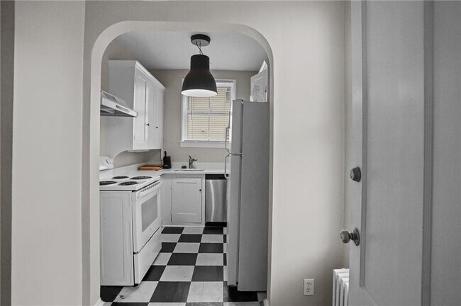 Building Photo - 30 Gould St