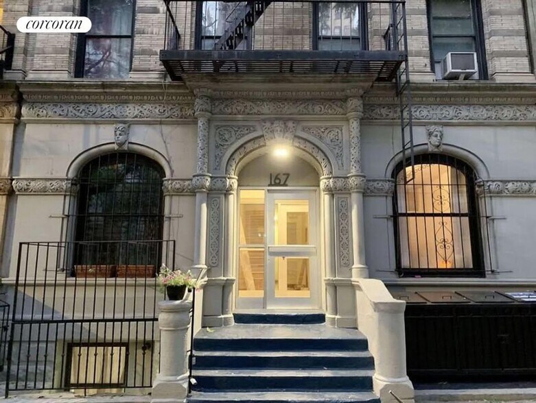 Building Photo - 167 W 80th St