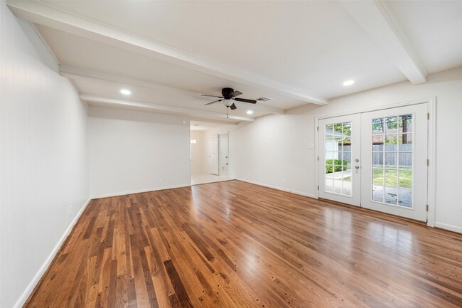 Building Photo - 10170 Hanka Dr