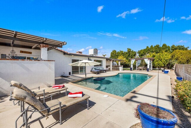 Building Photo - Sunnyside House with Pool in Palm Springs