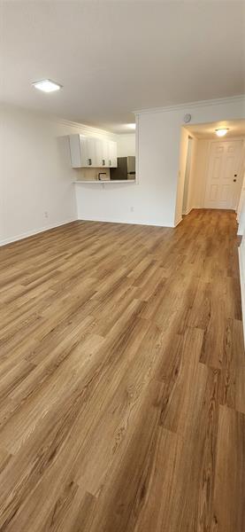 Building Photo - 15221 NE 6th Ave